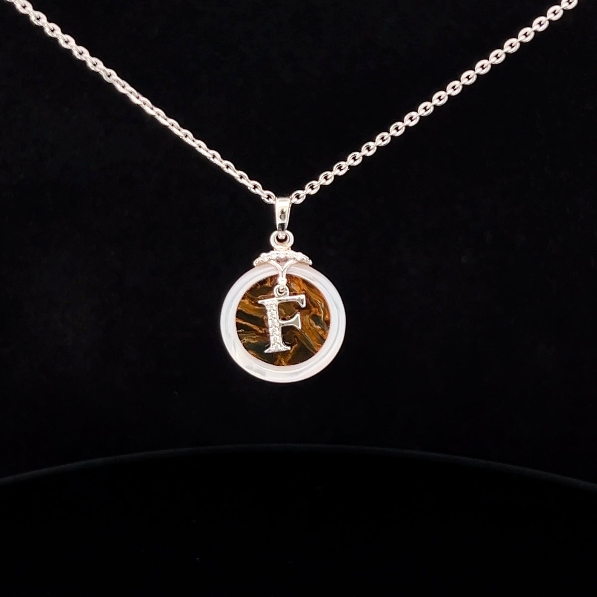 POLLYGEMS Alphabet Diamond 18K White Pendant- F - Pollygems HK